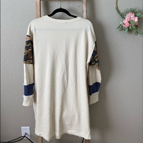 Long sleeve oversized top - Picture 2 of 3